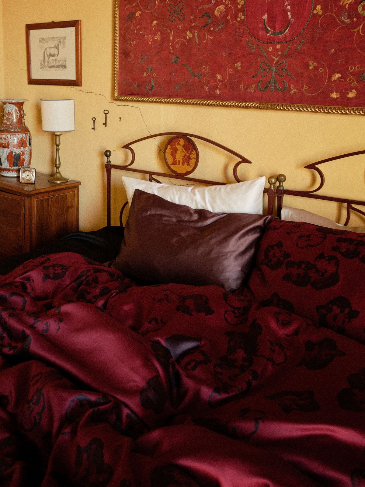 Jill Pillowcase - Chocolate Brown